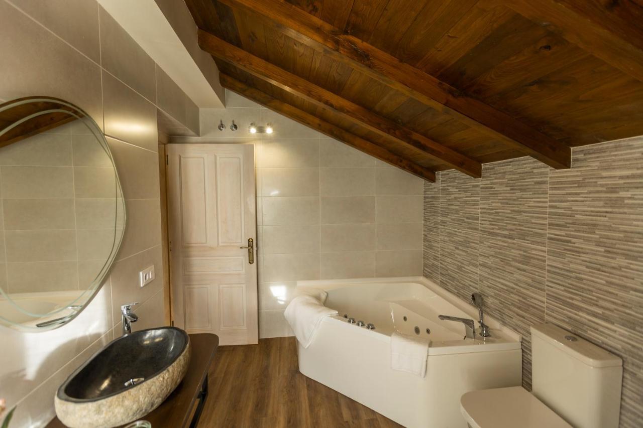 Apartamentos Casona Del Campo Navia Exteriör bild