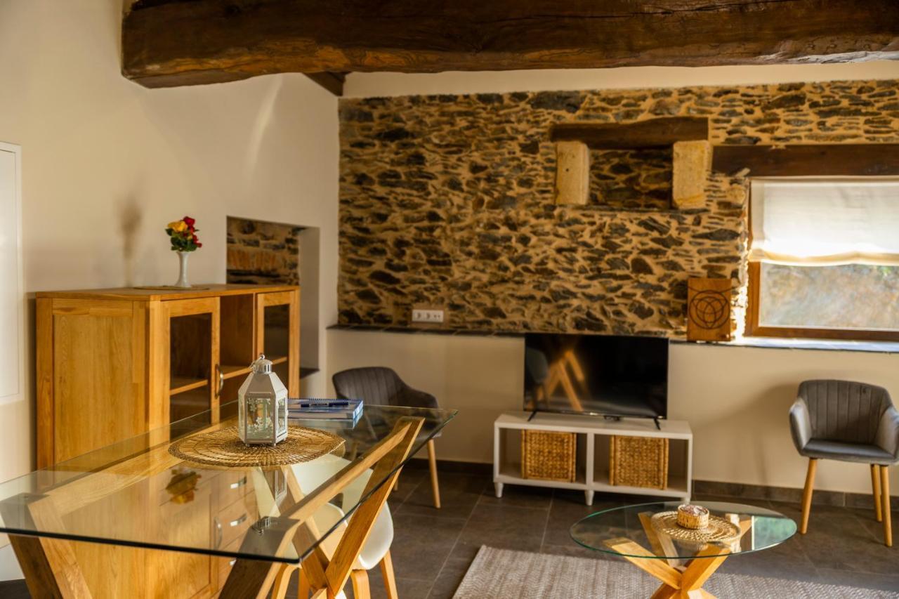 Apartamentos Casona Del Campo Navia Exteriör bild