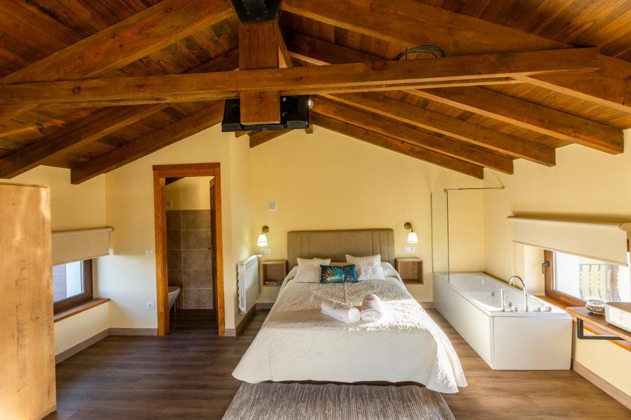 Apartamentos Casona Del Campo Navia Exteriör bild