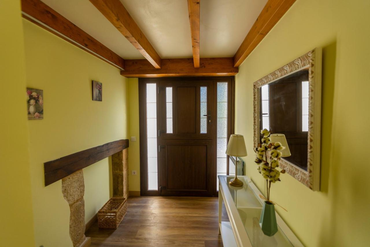 Apartamentos Casona Del Campo Navia Exteriör bild