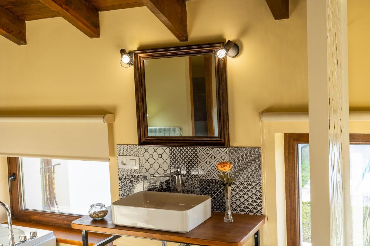 Apartamentos Casona Del Campo Navia Exteriör bild