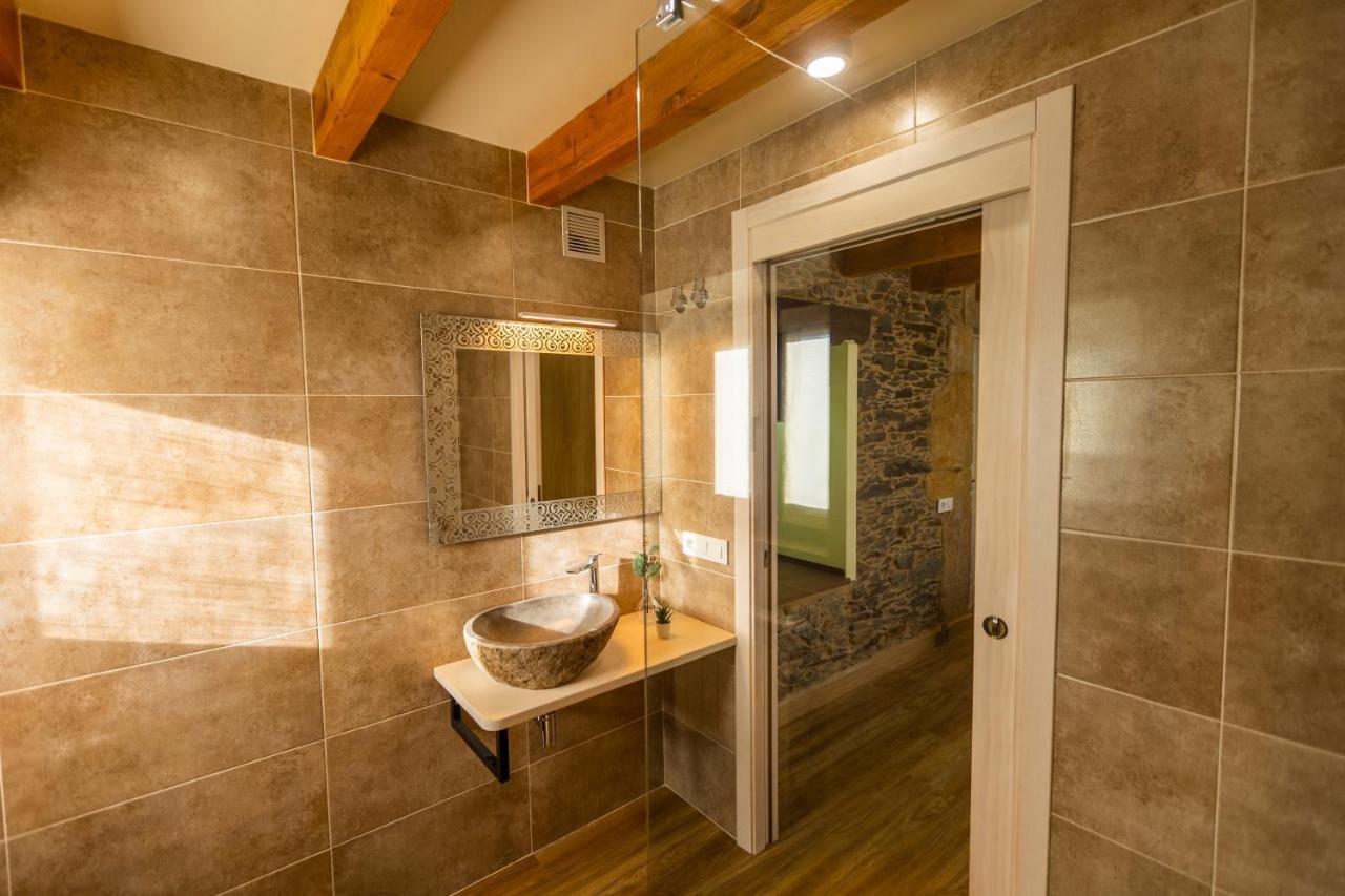 Apartamentos Casona Del Campo Navia Exteriör bild