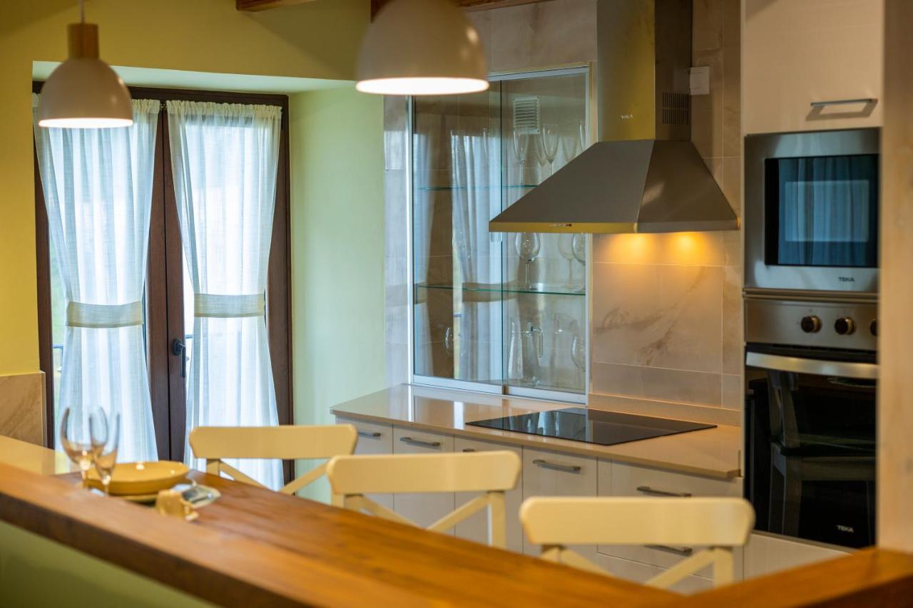 Apartamentos Casona Del Campo Navia Exteriör bild