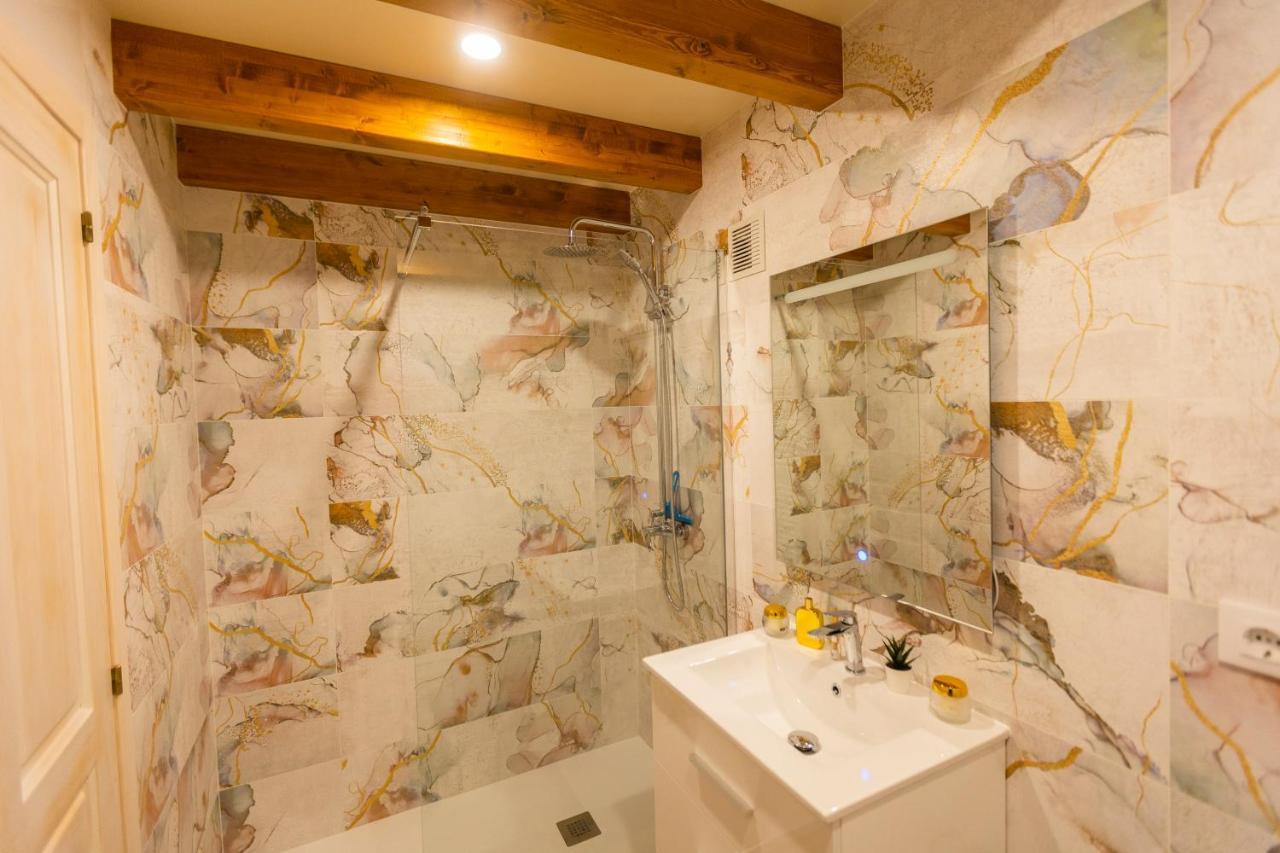 Apartamentos Casona Del Campo Navia Exteriör bild