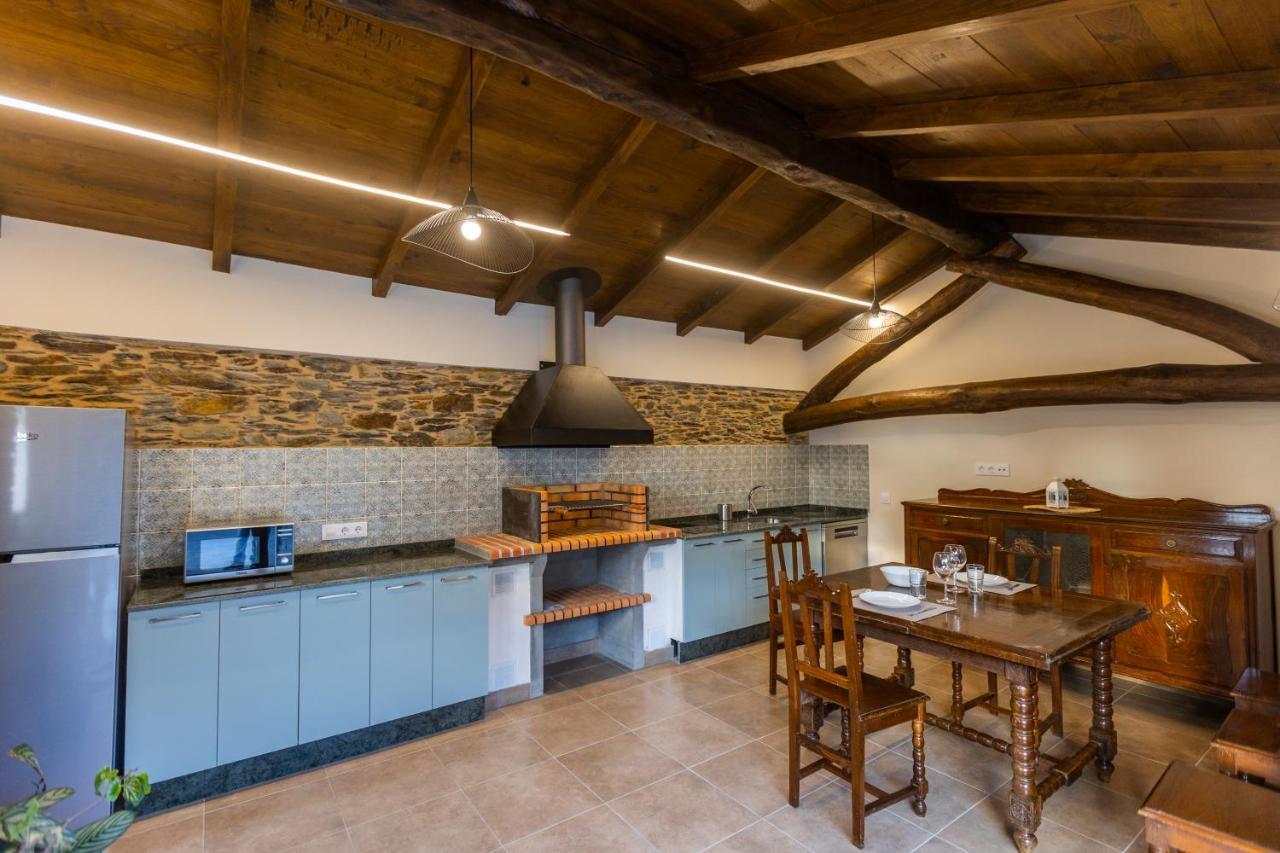 Apartamentos Casona Del Campo Navia Exteriör bild