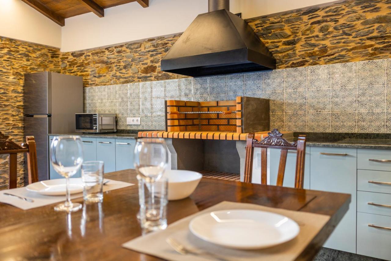 Apartamentos Casona Del Campo Navia Exteriör bild
