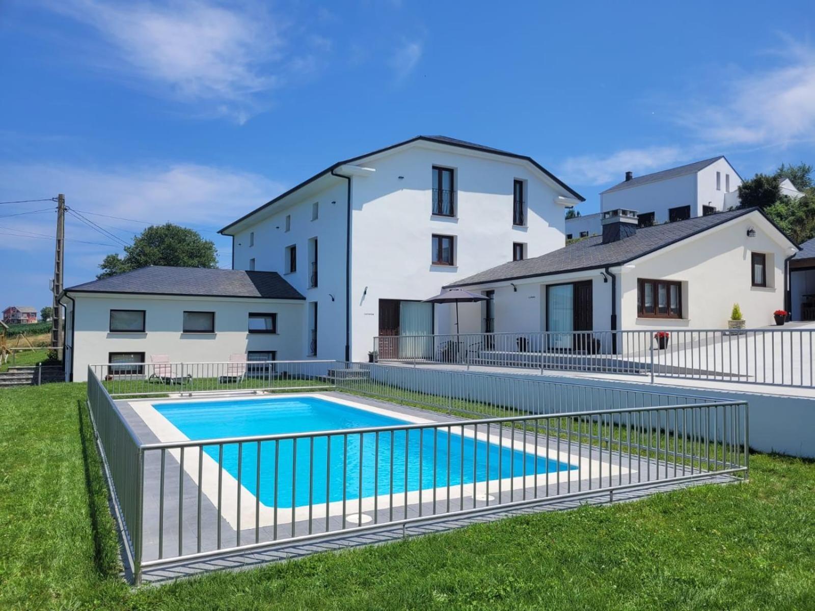 Apartamentos Casona Del Campo Navia Exteriör bild